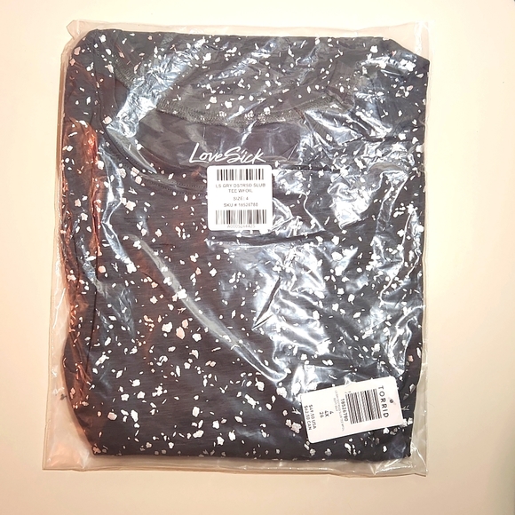 ❤️NWT VINTAGE TORRID LOVESICK DESTRUCTED TEE FOIL ACCENTS - SUPER SOFT PLUS SIZE - Picture 4 of 12